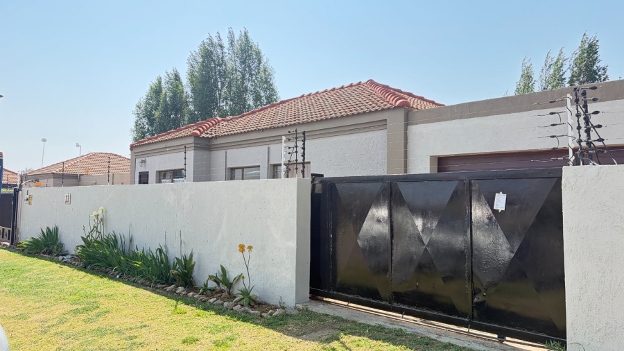 3 Bedroom Property for Sale in Grimbeeck Park North West